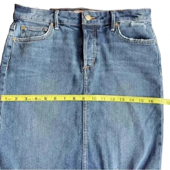 JOE’S SKYLER FRAYED STRETCHED DENIM MINI SKIRT•SIZE 26•MEDIUM DENIM DISTRESSED• - Picture 8 of 11